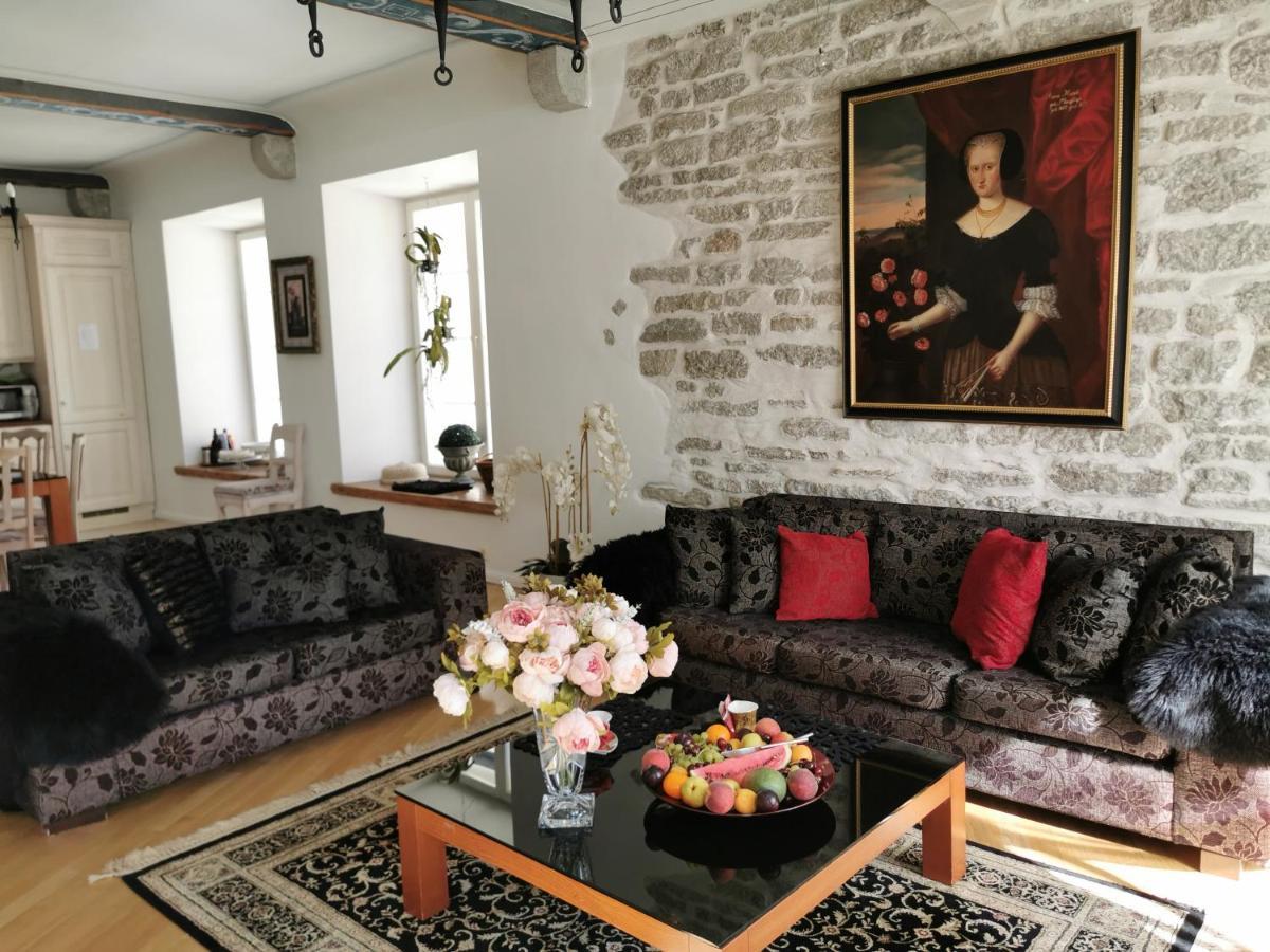 โฮลด์เฮาส์ อพาร์ตเมนต์ Apartment ทาลลินน์ ภายนอก รูปภาพ