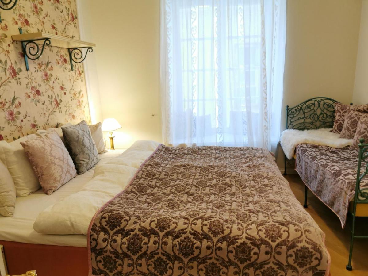 โฮลด์เฮาส์ อพาร์ตเมนต์ Apartment ทาลลินน์ ภายนอก รูปภาพ