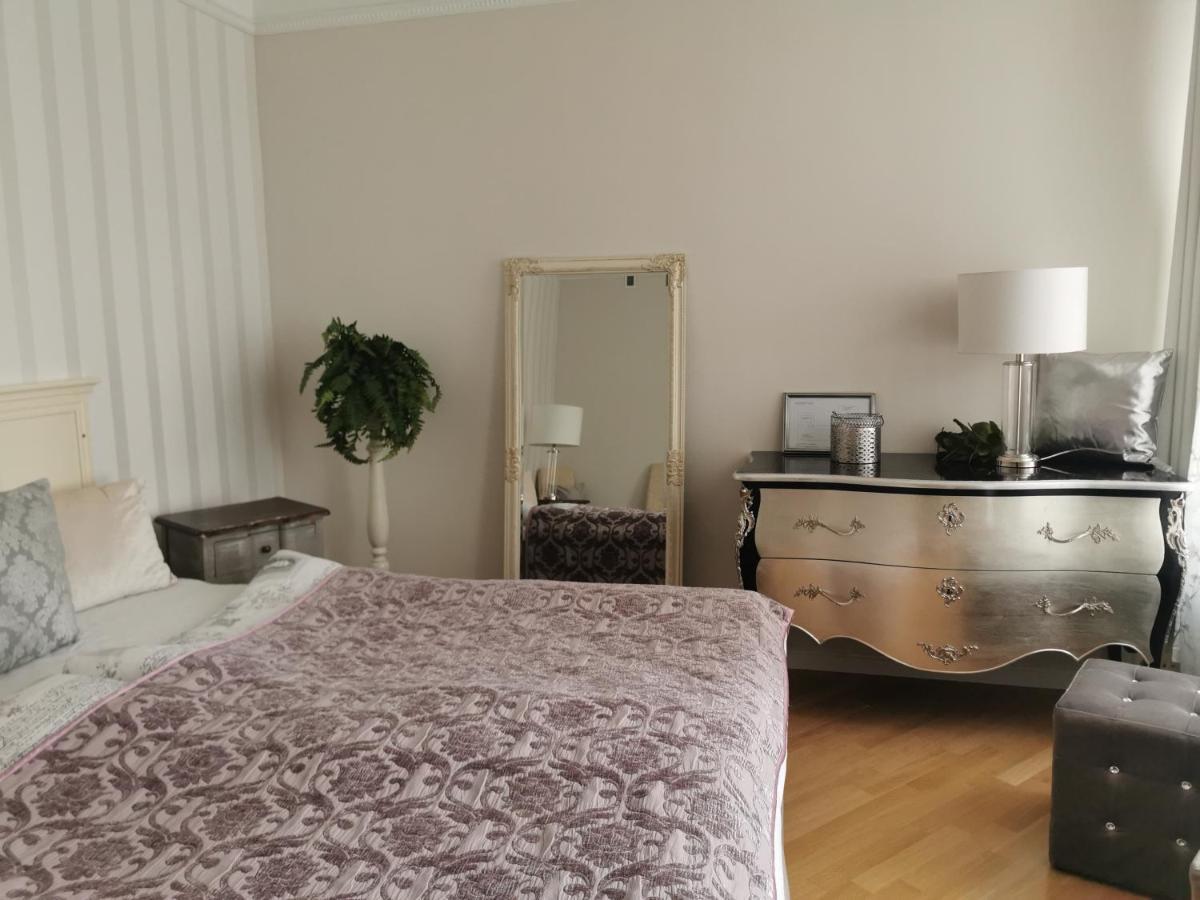 โฮลด์เฮาส์ อพาร์ตเมนต์ Apartment ทาลลินน์ ภายนอก รูปภาพ