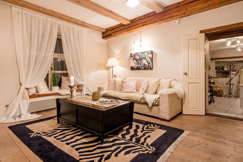 โฮลด์เฮาส์ อพาร์ตเมนต์ Apartment ทาลลินน์ ภายนอก รูปภาพ
