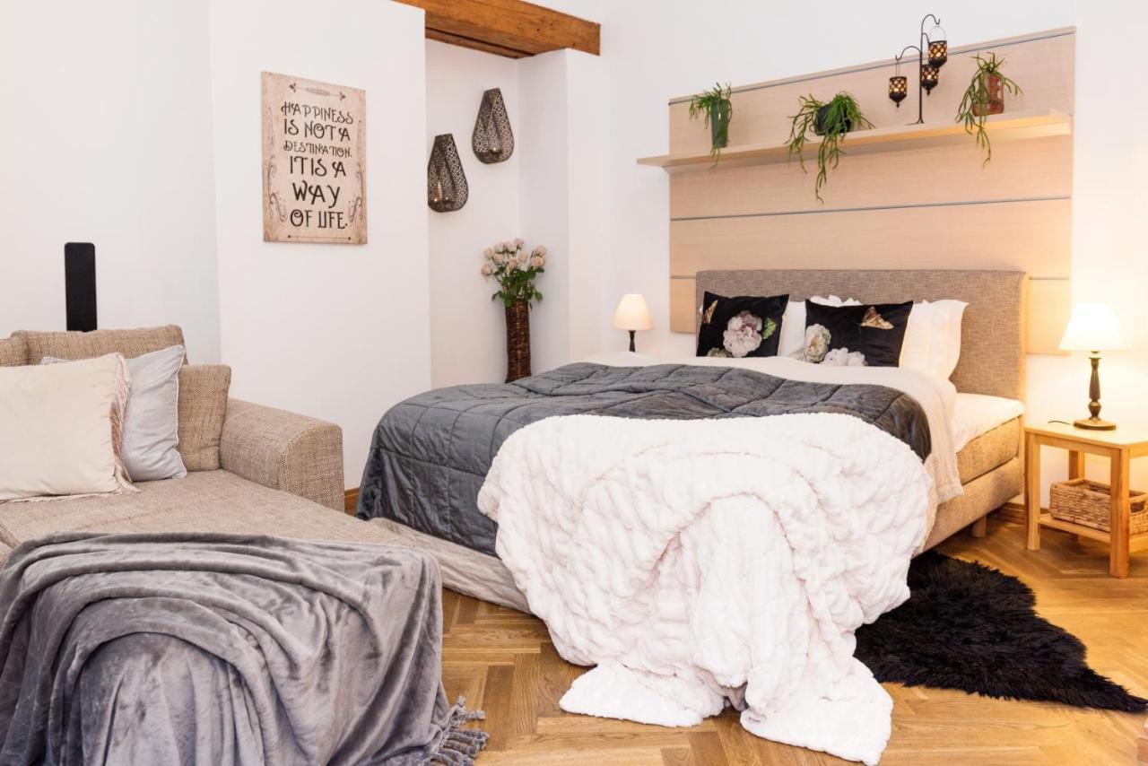 โฮลด์เฮาส์ อพาร์ตเมนต์ Apartment ทาลลินน์ ภายนอก รูปภาพ
