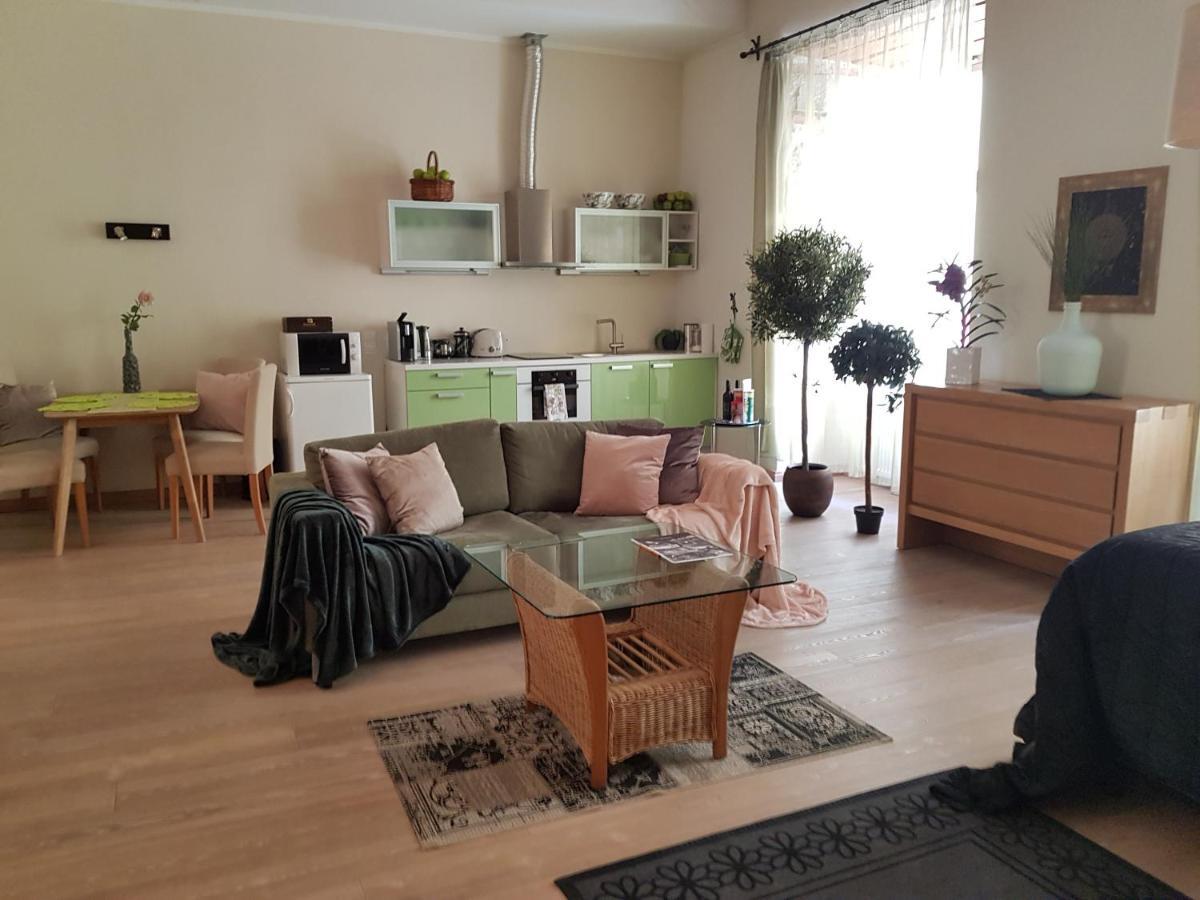 โฮลด์เฮาส์ อพาร์ตเมนต์ Apartment ทาลลินน์ ภายนอก รูปภาพ