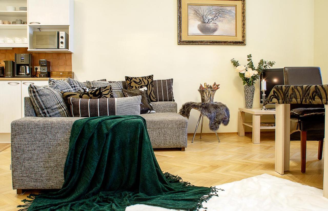 โฮลด์เฮาส์ อพาร์ตเมนต์ Apartment ทาลลินน์ ภายนอก รูปภาพ